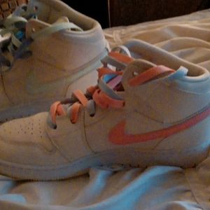 Kids 7y air Jordan Nikes ones